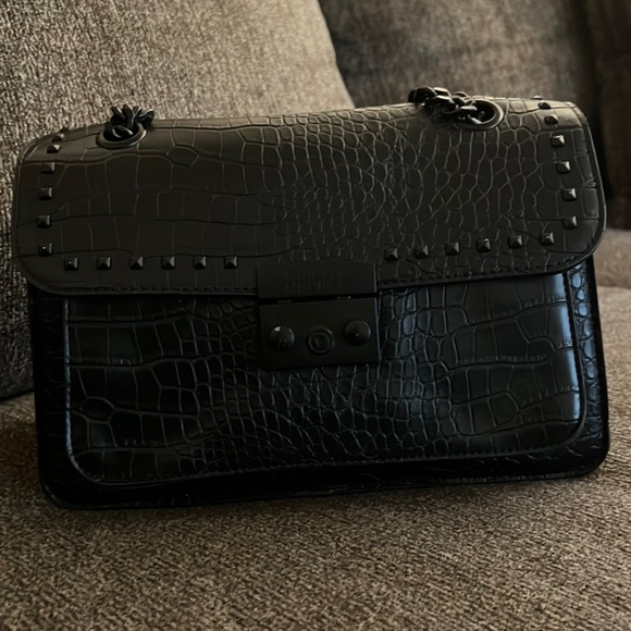 Badgley Mischka | Croco Crossbody w/ Lock & Studs - Picture 14 of 14